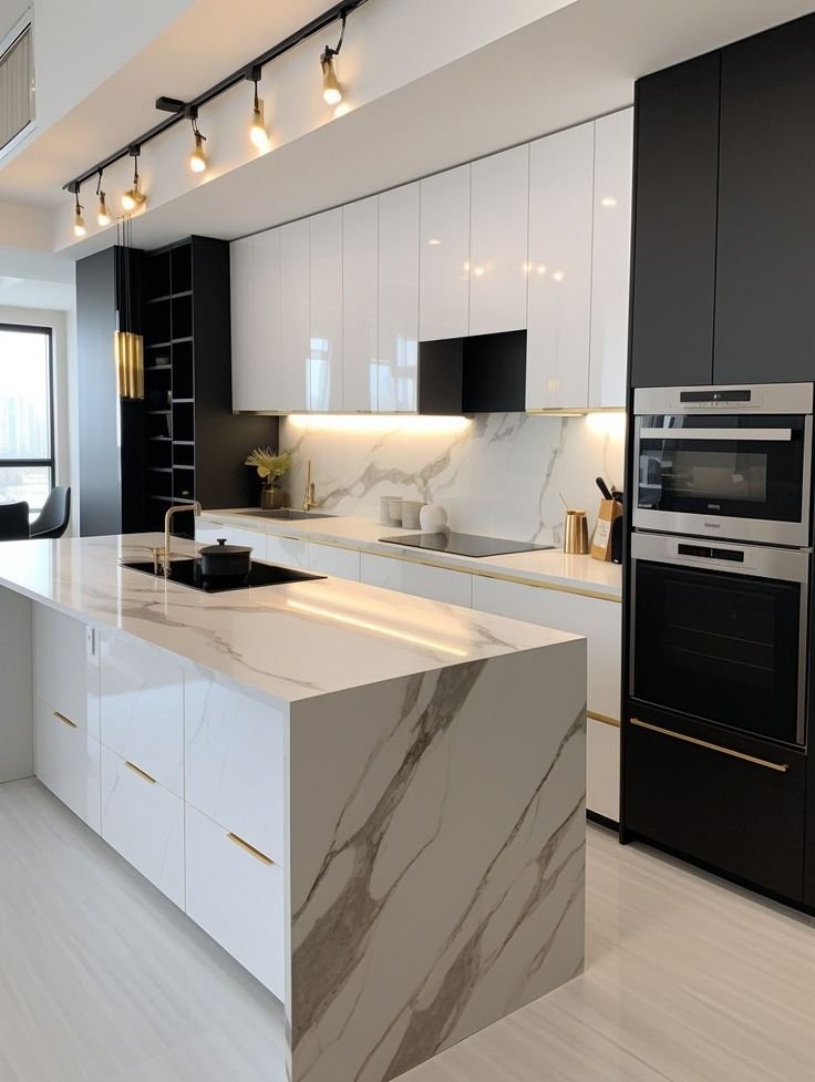 Cozinha com Prateleiras Suspensas